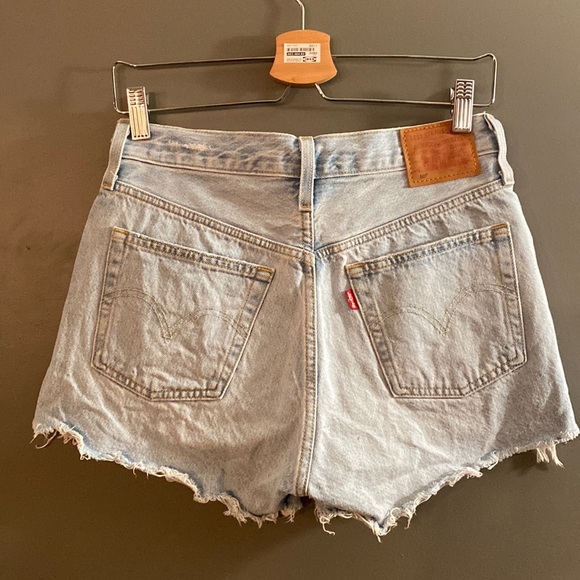 Levi’s Premium 501 High Rise Cutoff Short 100% Cotton EUC - Picture 2 of 5